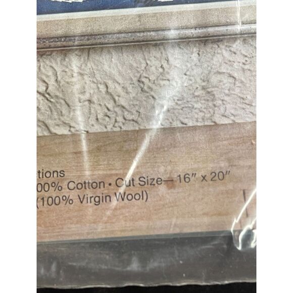 Avon 'Country Snowscape" Crewel Embroidery Cross Stitch Kit New NOS Vintage Wool - Picture 3 of 6